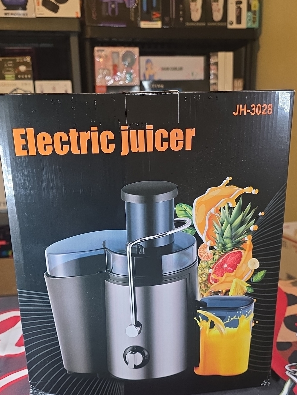 Electric Juicer in Silver - Compact Home Juicer